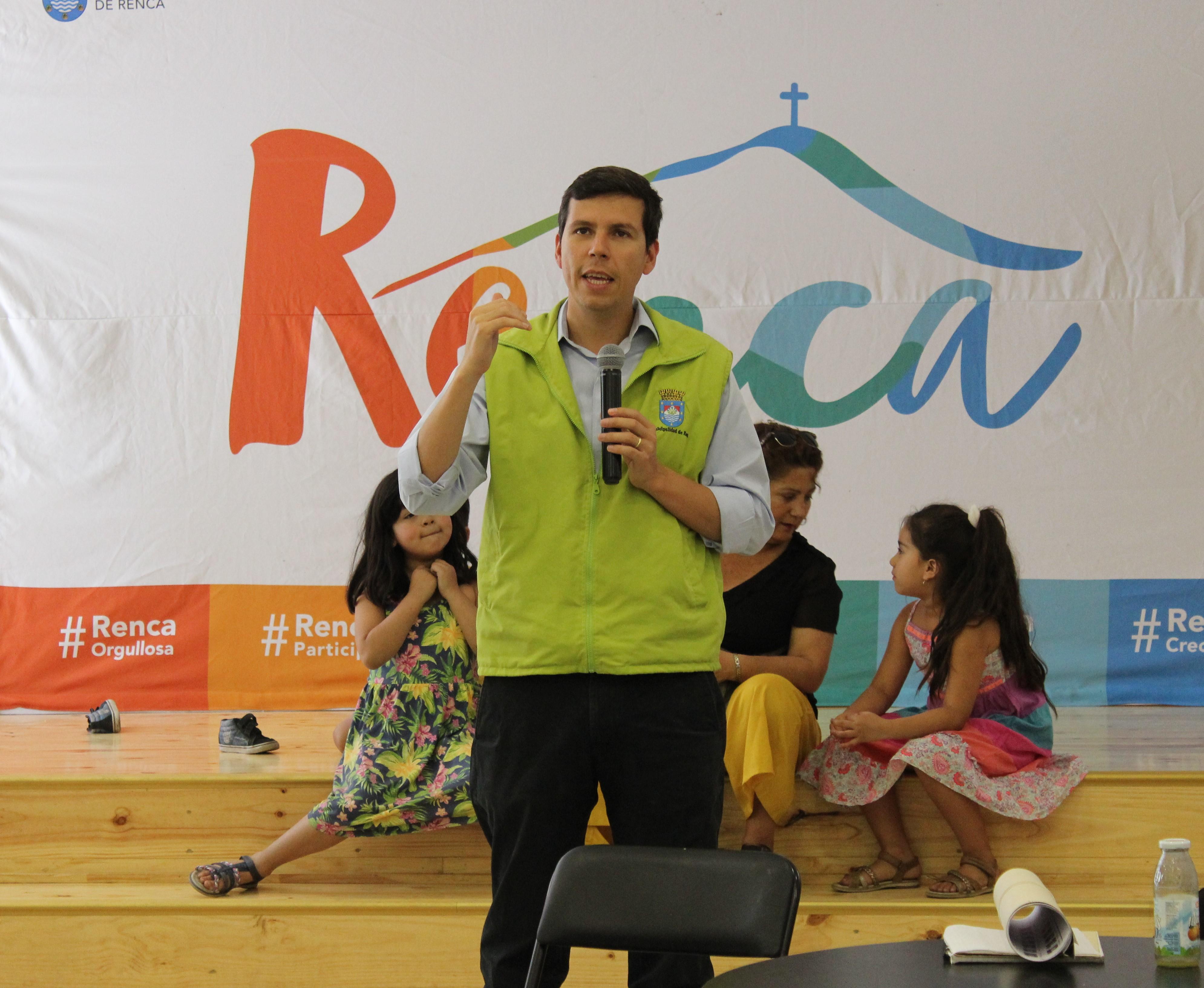 El Alcalde de Renca, Claudio Castro, comentó el valor de la participación ciudadana en los procesos sociales de cambio.