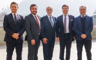 Ramiro Araya; Jefe de Egresados, Pablo Rubio; Pedro Pablo Vergara; Esteban García; y Director de Asuntos Estudiantiles, Rubén Burgos.