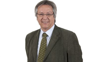 Dr. Óscar Arteaga,
