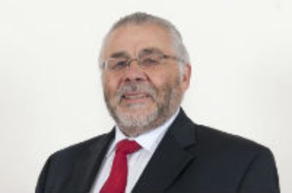 Prof. Leonel Valdivia, coordinador Relaciones Internacionales.