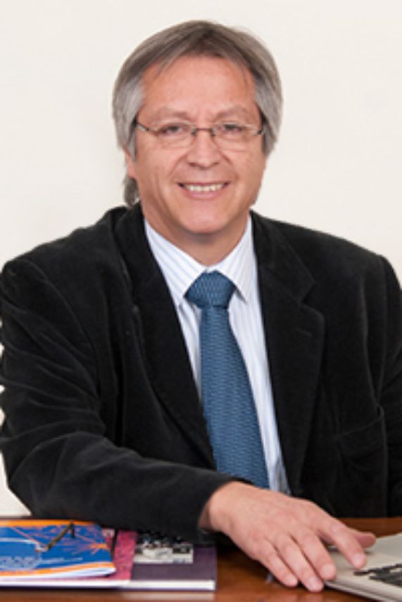 Dr Óscar Arteaga