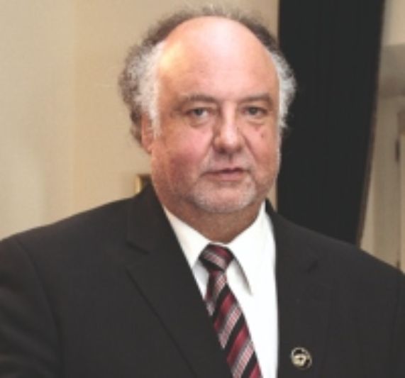 Dr Marcos Vergara