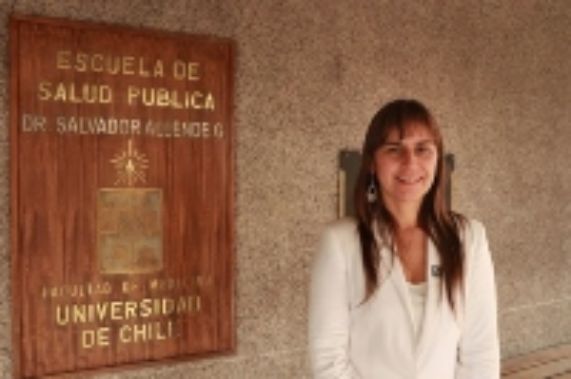 Verónica Iglesias, directora de la Escuela de Salud Pública de la Universidad de Chile